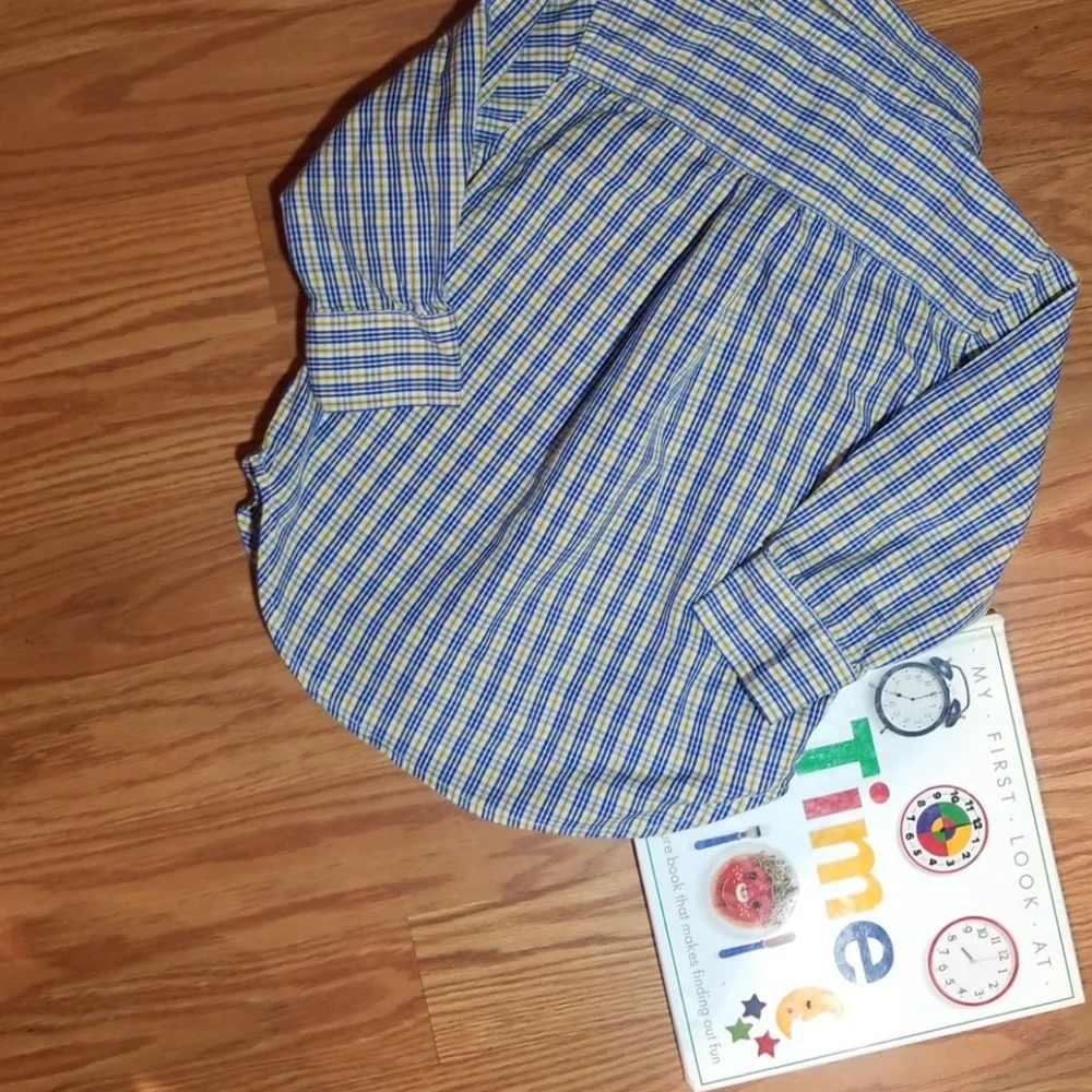 Baby gap button up shirt‎  size 2